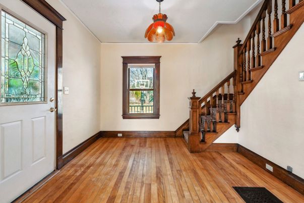 Interior, Pendant Lights, Wood Texture Flooring