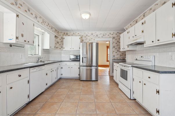 Interior, Kitchen, Stainless Steel Appliances
