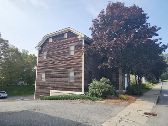 Attached, Exterior, Facade, None