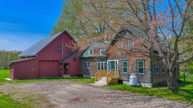 Backyard, Exterior, Facade, Log Home