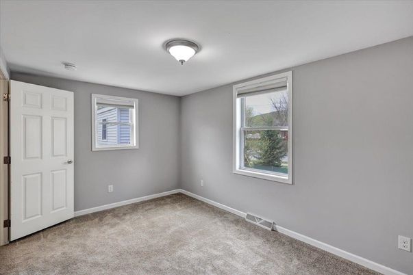 Empty room, Interior