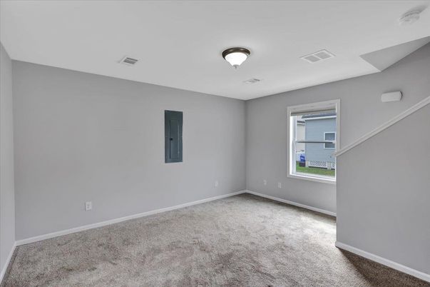 Empty room, Interior