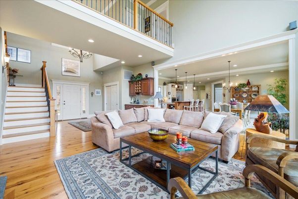 Dining room, Interior, Kitchen, Living room, Pendant Lights, Recessed Lighting, Wood Texture Flooring