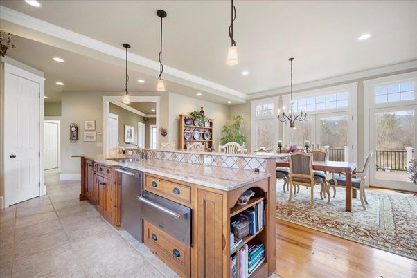 Chandelier, Dining room, Interior, Kitchen, Pendant Lights, Recessed Lighting, Wood Texture Flooring