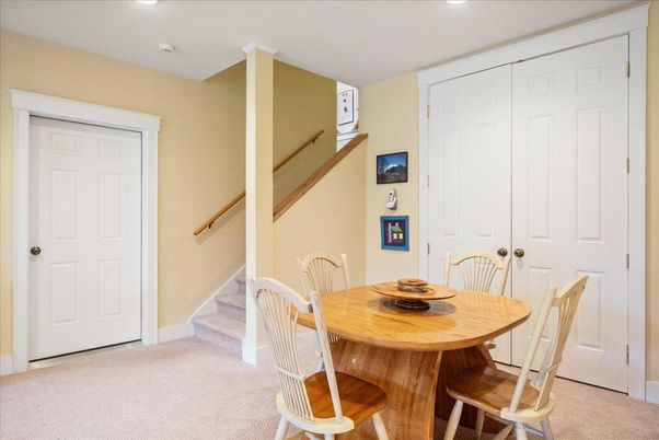 Dining room, Interior, Recessed Lighting