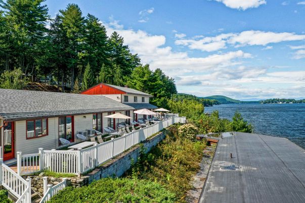 Exterior, Lake