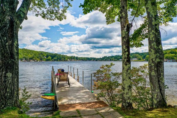 Exterior, Lake