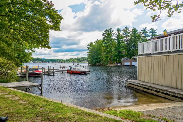 Exterior, Lake