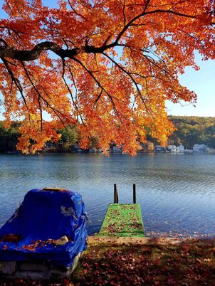 Exterior, Lake