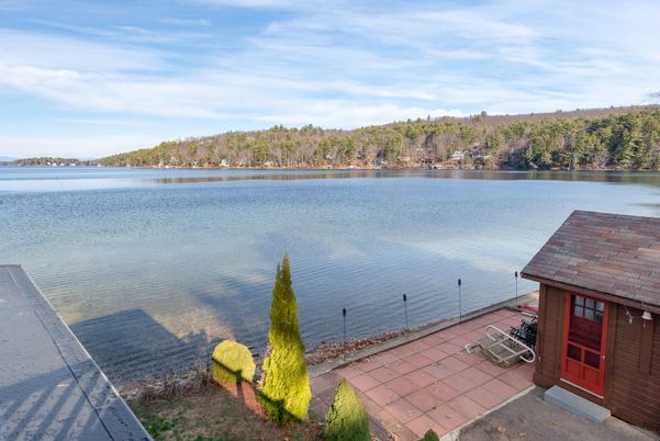 Exterior, Lake