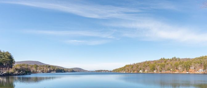 Exterior, Lake