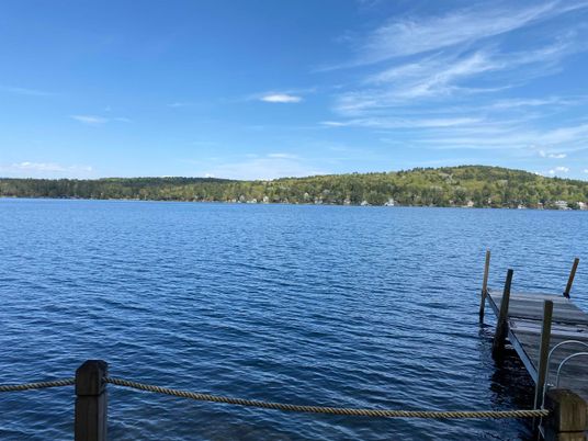 Exterior, Lake