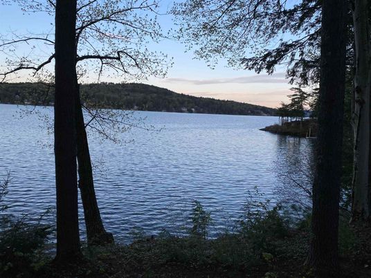 Exterior, Lake