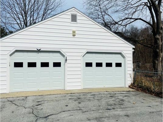 Detached Garage, Exterior