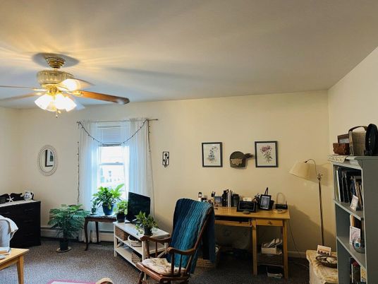 Home Office, Interior