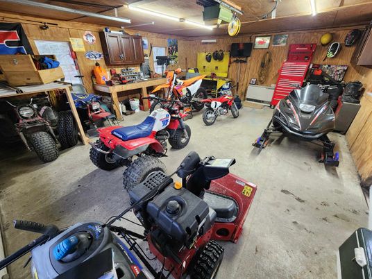 Garage, Interior, Wooden Walls