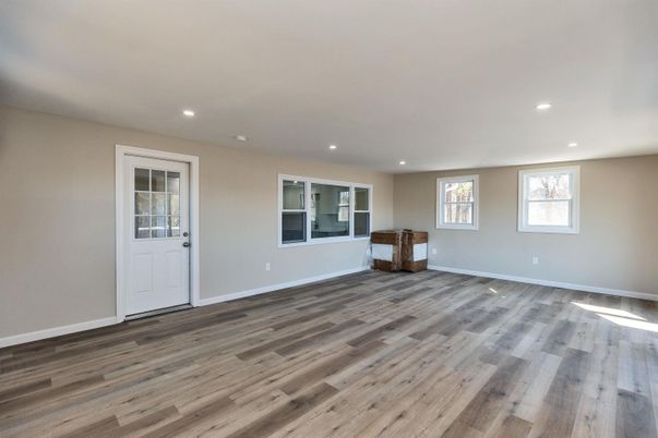 Empty room, Interior, Recessed Lighting, Wood Texture Flooring