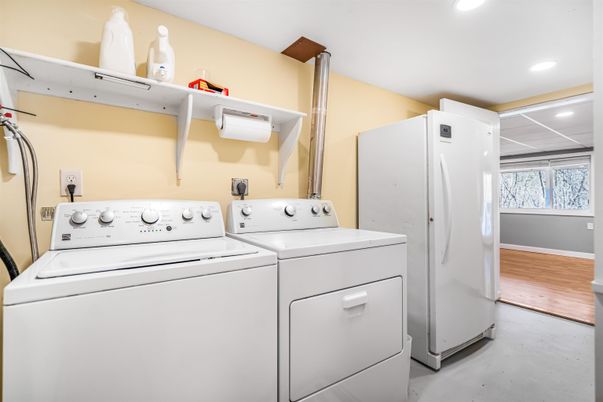 Interior, Recessed Lighting, Utility Closets, Washer, Wood Texture Flooring