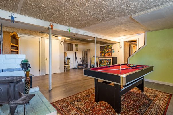 Billiard Table, Game Room, Interior, Wood Texture Flooring
