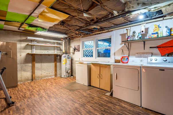 Interior, Washer, Wood Texture Flooring