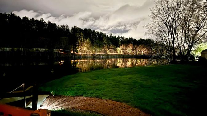 Exterior, Lake