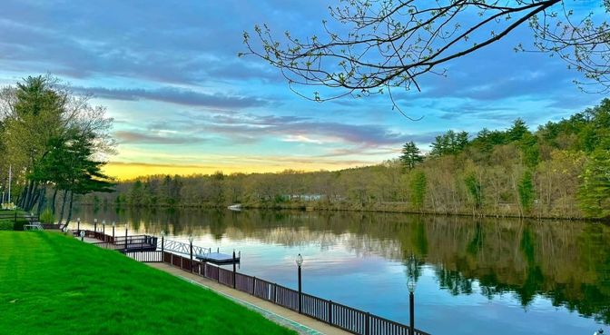 Exterior, Lake