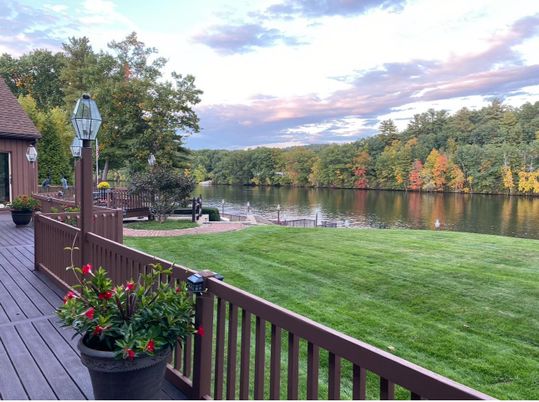 Exterior, Lake