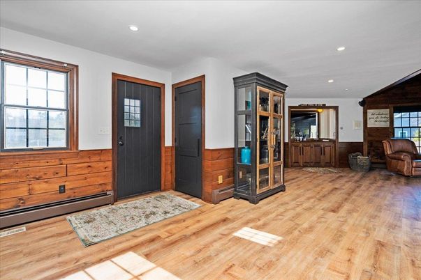 Interior, Recessed Lighting, Wood Texture Flooring