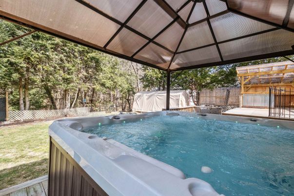 Exterior, Hot Tub