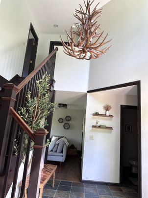 Chandelier, Interior