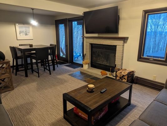 Dining room, Fireplace, Interior