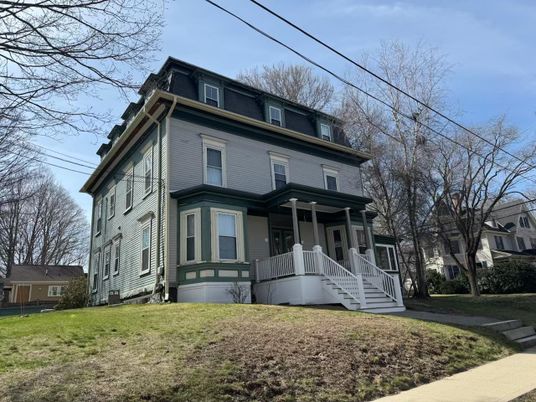 Backyard, Exterior, Facade, American Foursquare