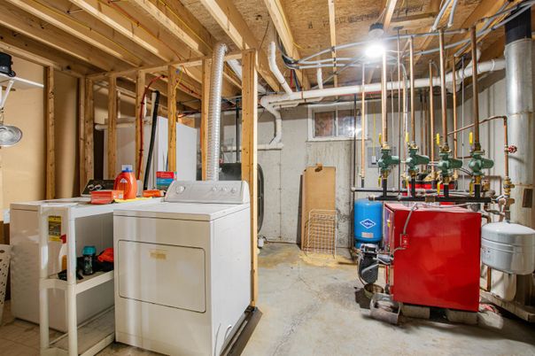 Interior, Washer, Wooden Beams