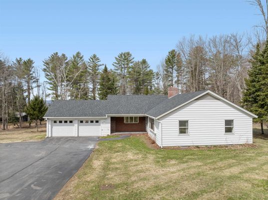 Attached, Exterior, Facade, Brick Facade, Ranch