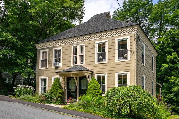 Exterior, Facade, Georgian