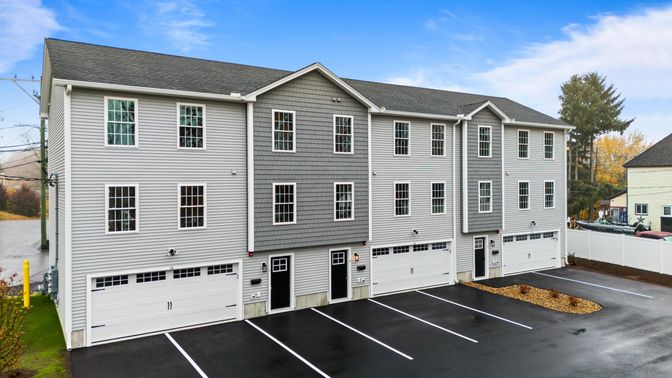 Attached, Exterior, Facade, Rowhouse