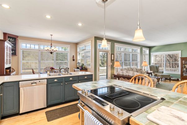Chandelier, Dining room, Interior, Kitchen, Pendant Lights, Recessed Lighting, Wood Texture Flooring