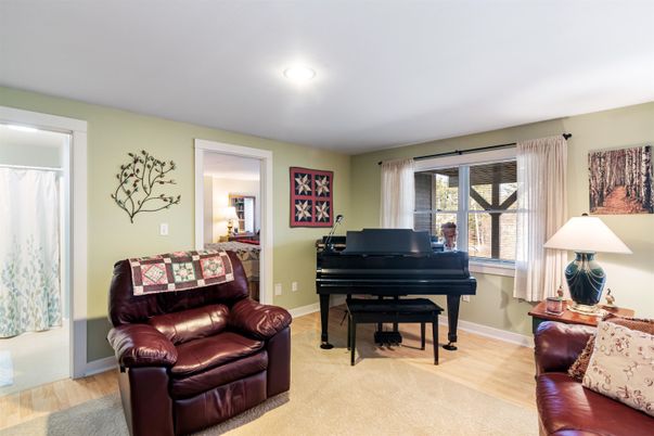 Interior, Piano, Recessed Lighting, Wood Texture Flooring