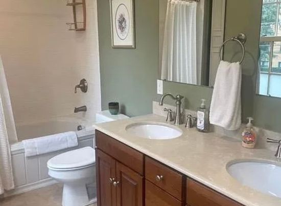 Bathroom, Dual Sink Vanities, Interior