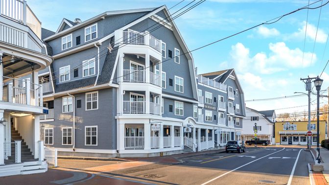 Exterior, Facade, Rowhouse