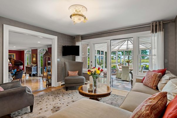 Interior, Living room, Piano, Recessed Lighting, Wood Texture Flooring
