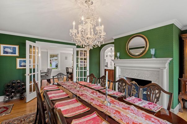 Chandelier, Dining room, Fireplace, Interior, Wood Texture Flooring
