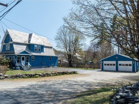 Attached, Detached Garage, Exterior, Facade, Cape Cod