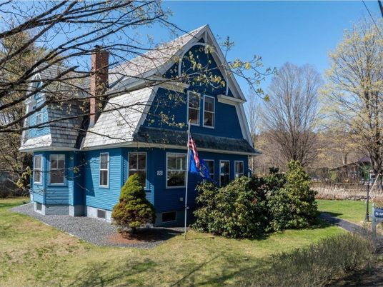 Backyard, Exterior, Facade, Queen Anne Victorian