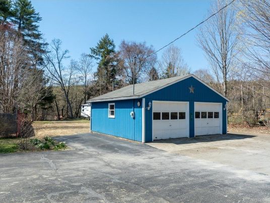 Backyard, Detached Garage, Exterior
