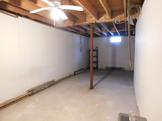 Empty room, Interior, Wooden Beams, Wooden Ceilings