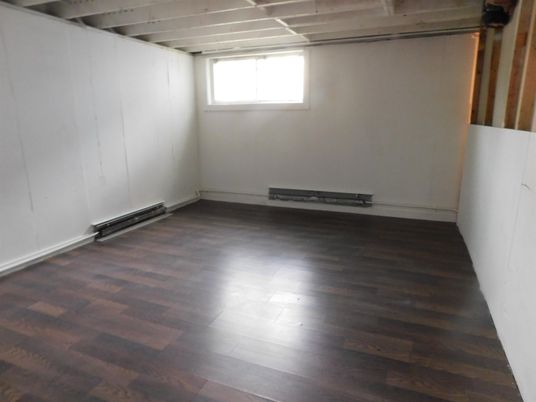 Empty room, Interior, Wooden Beams, Wood Texture Flooring