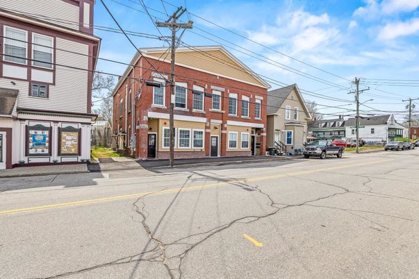 Exterior, Facade, Brick Facade, Queen Anne Victorian