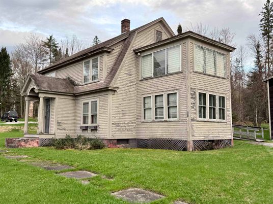 Exterior, Facade, Tudor Revival
