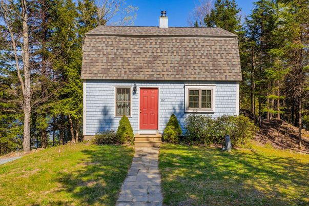 Exterior, Facade, Cape Cod